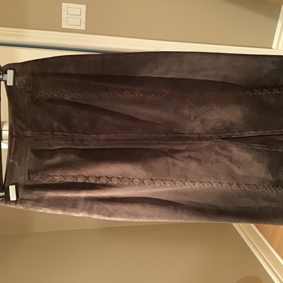 Long brown suede skirt - Picture 2 of 2